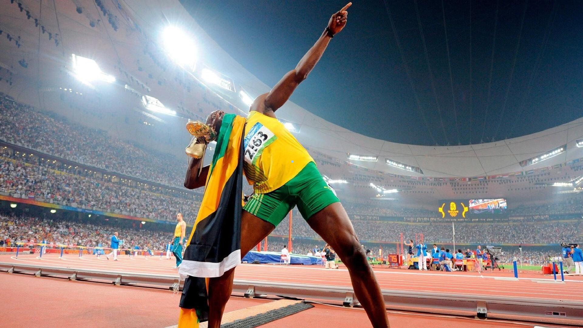 开云-昔日传奇回归看台，本泽马深情注视老东家皇马决战巴萨西超杯之巅